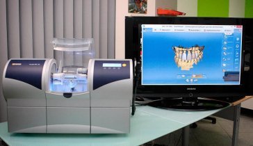 Зубной техник CAD/CAM