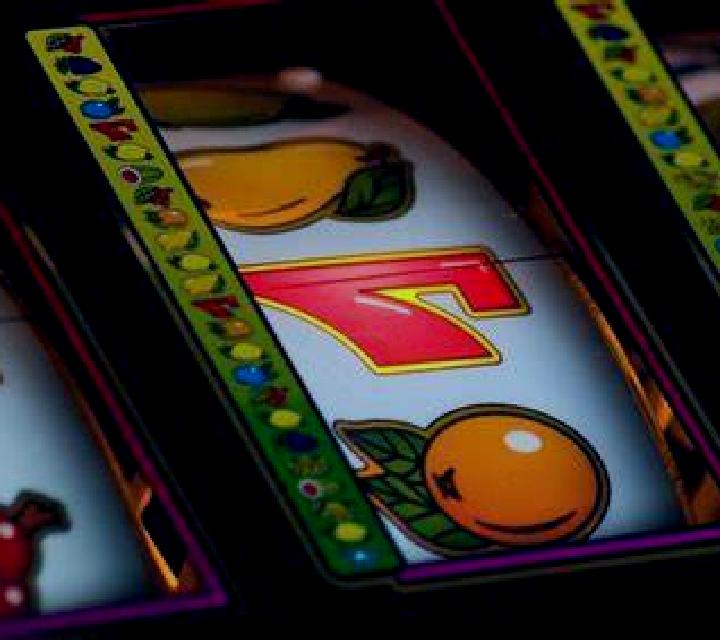 4H Steam Joker Poker slot machine