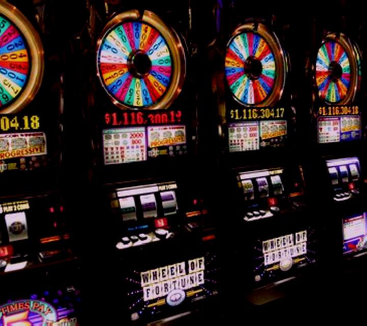 777 Gold Action Cash slot machine