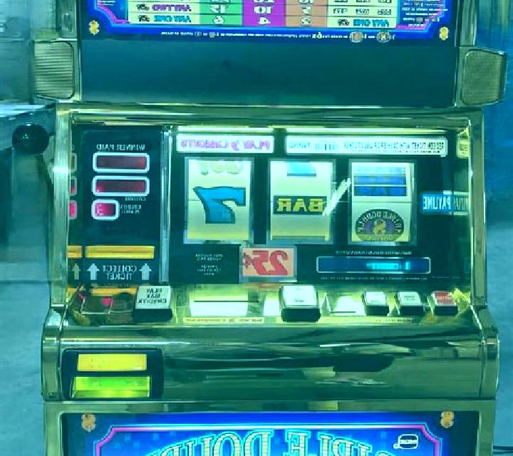 A Spinfull of Dollars slot machine