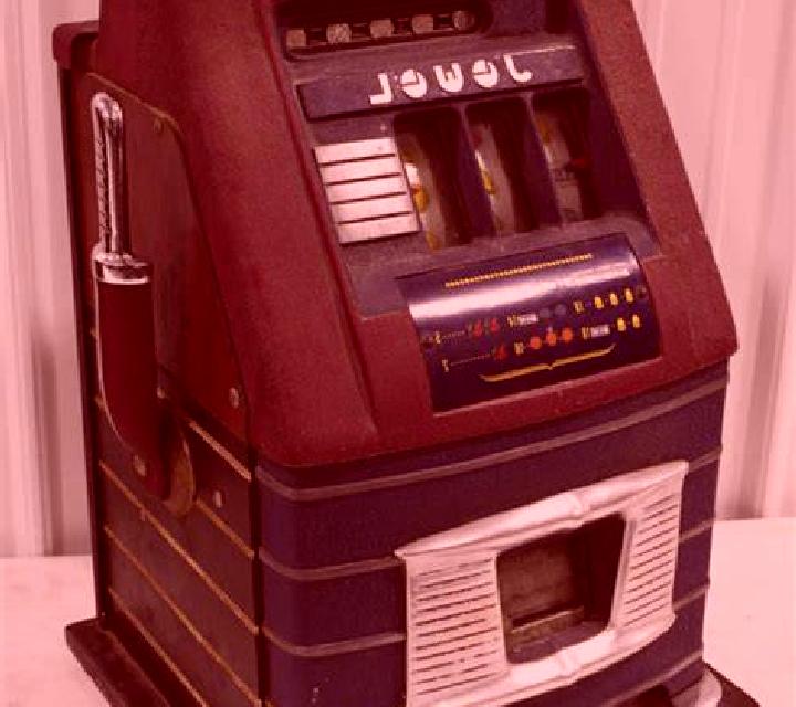Burlesque 2 slot game