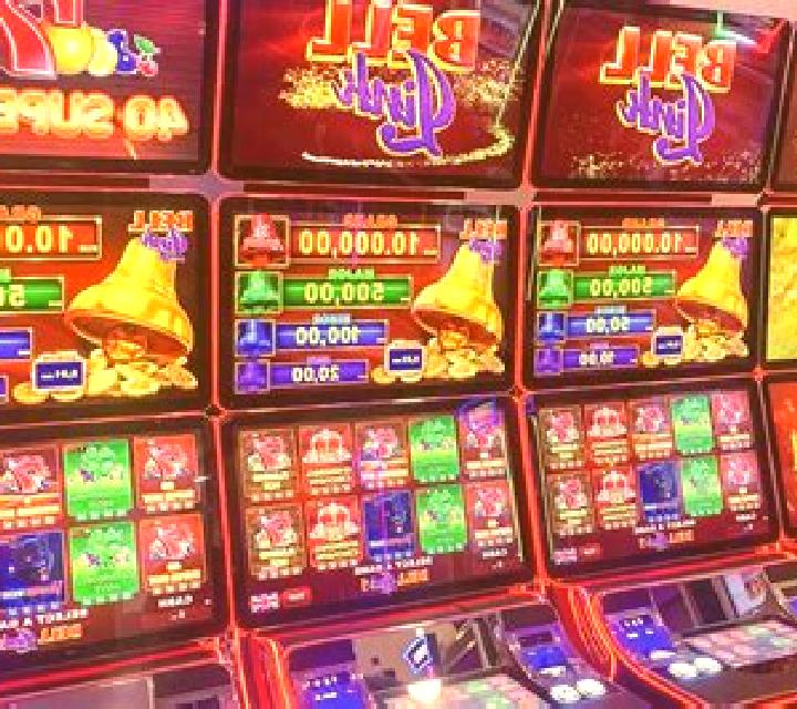 Dark 100 slot