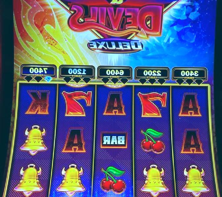 Diamond Ultracash slot