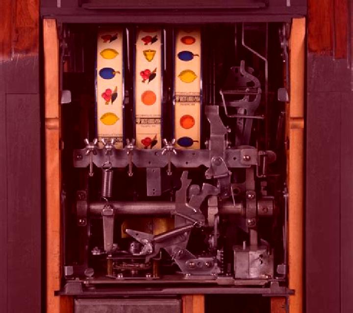 Gentlemen slot machine