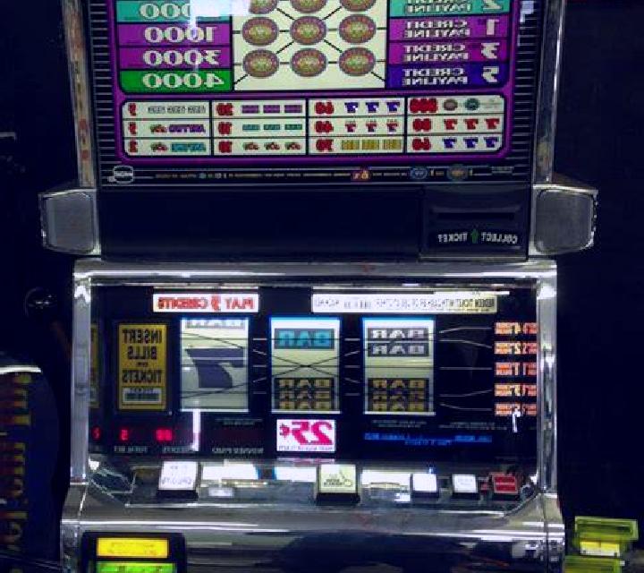 Hot Roulette - Triple Double Diamond slot game