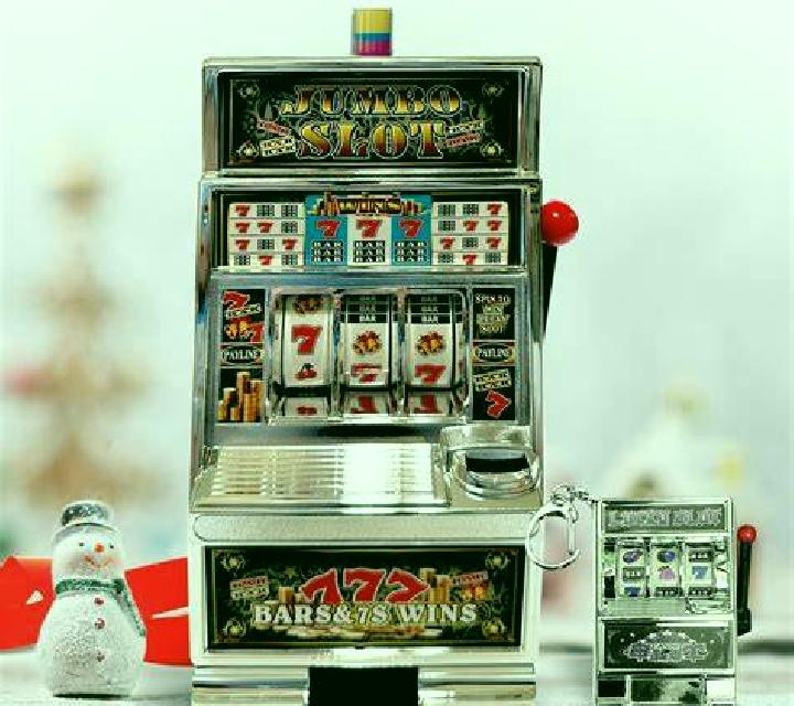 Hundreds person of Bull KX slot game