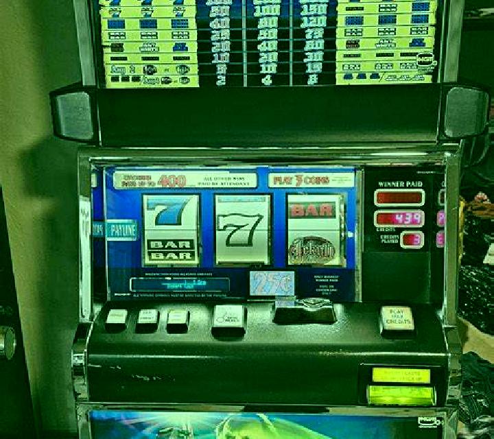 Hyde & Seek slot machine