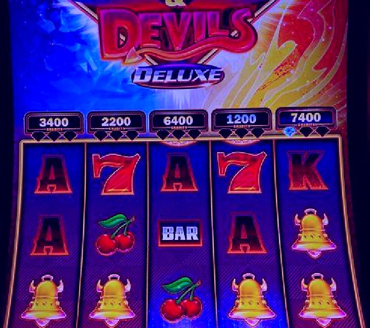 Queen Of Magic slot
