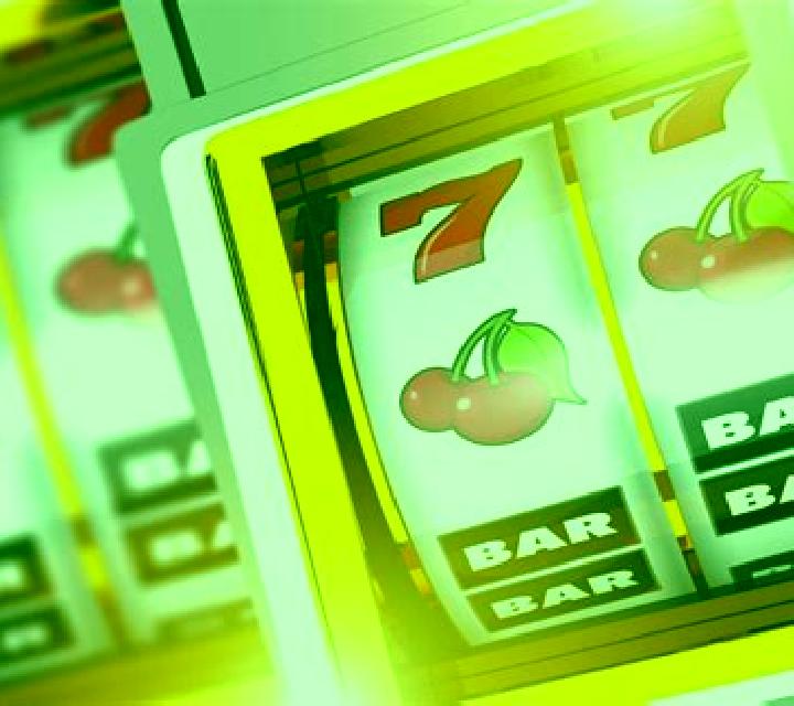 Rainbow Falls (Rogue) slot