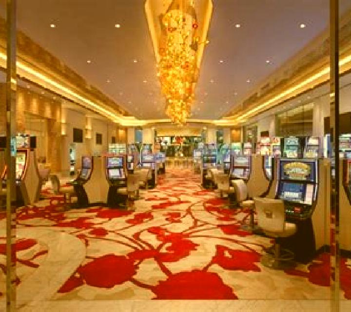 Red (X Room) online slot