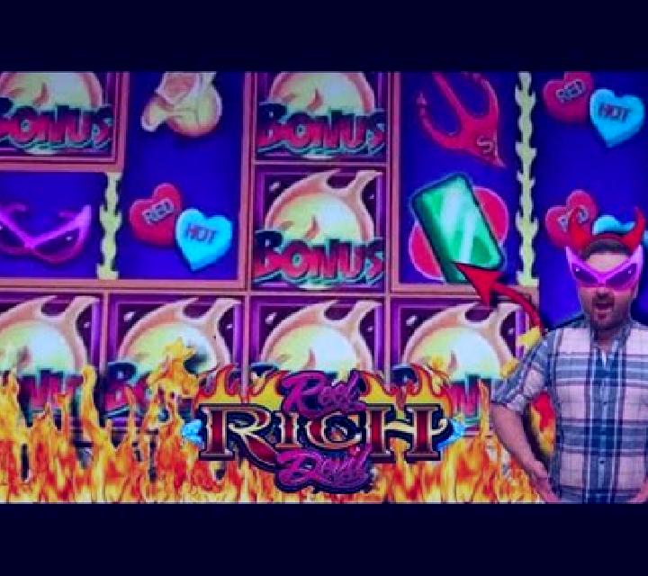 Reel Rich Devil slot game