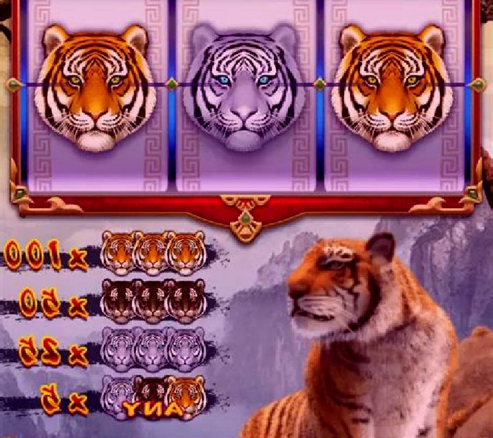 Royal Xmass Dice: Play slot game