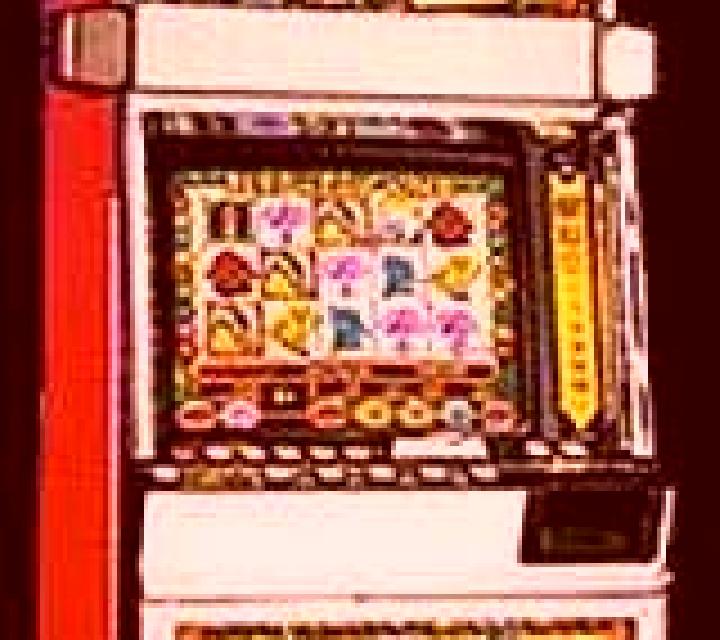 Silver Hook Scratch slot