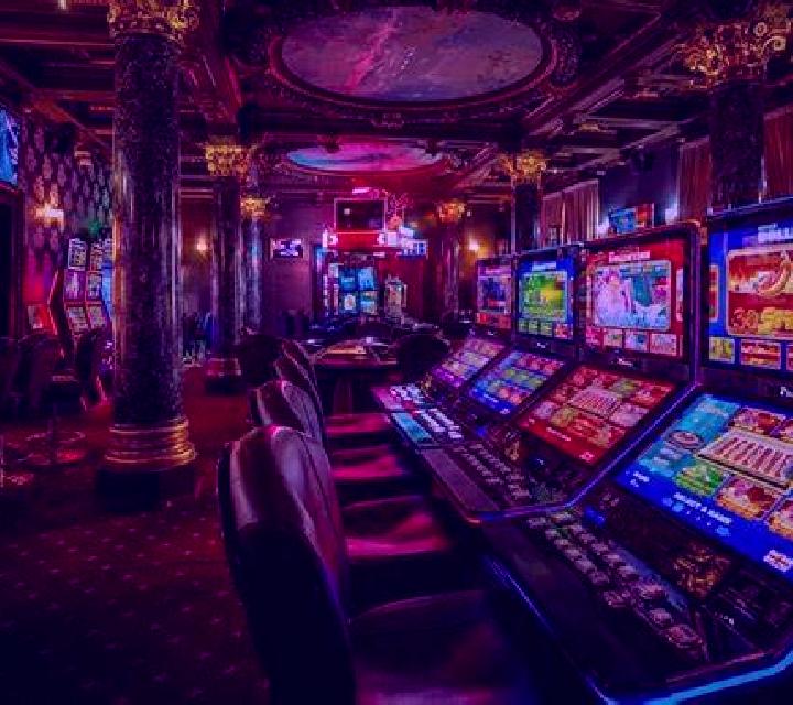 Super Clue Dice slot game