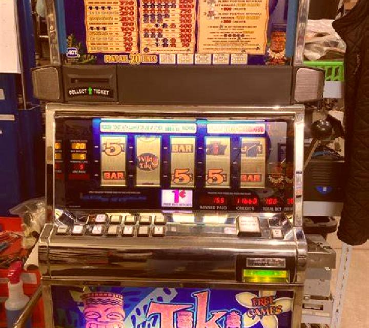 Tiki Beach (PlayPearls) slot machine