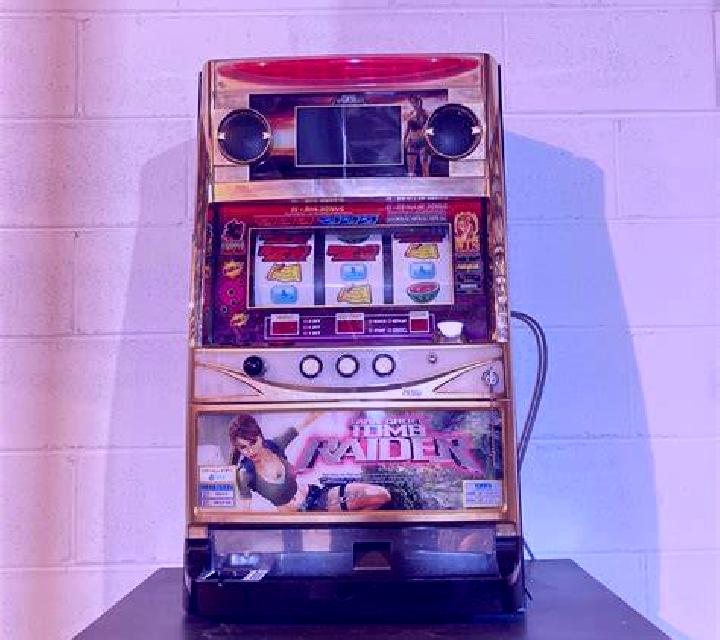 Tomb Thief slot machine