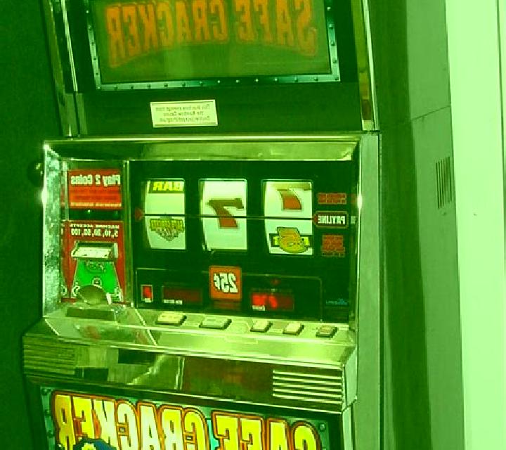 Vegas Cash Drop slot machine